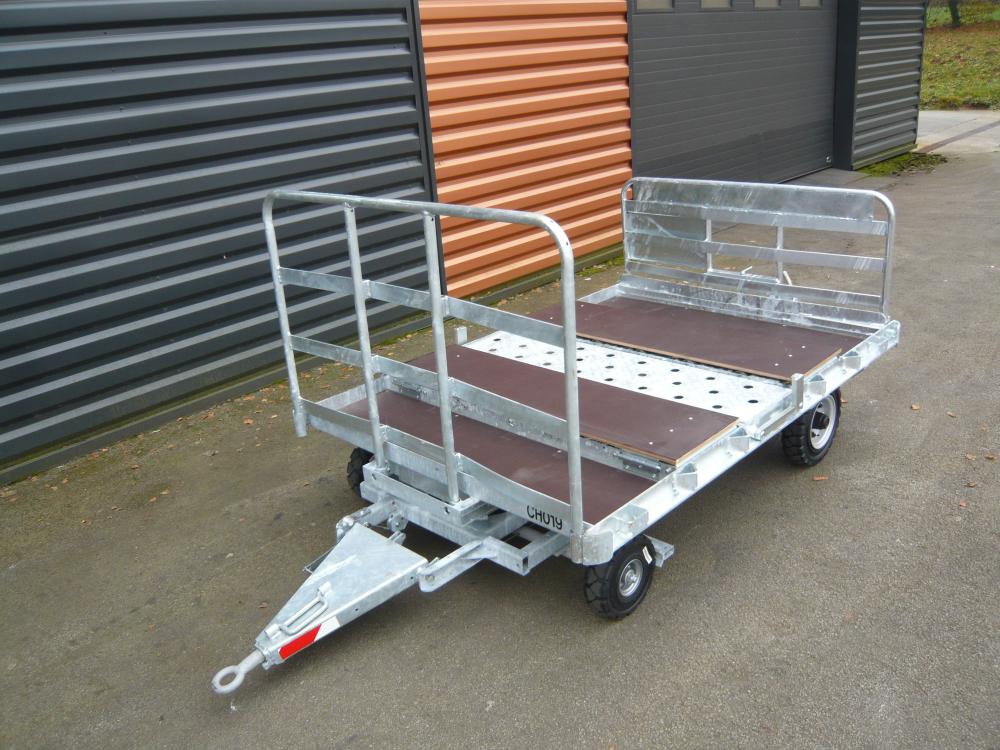 Remorque spécifique polyvalente pour le transport de conteneurs de fret aérien et de bagage en vrac_1