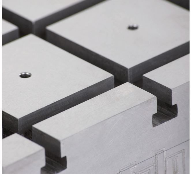 Support magnétique de bridage - MAGNASLOT avec rainure en T - Plaque électro-permanente pour matériaux magnétiques et non-magnétiques_1