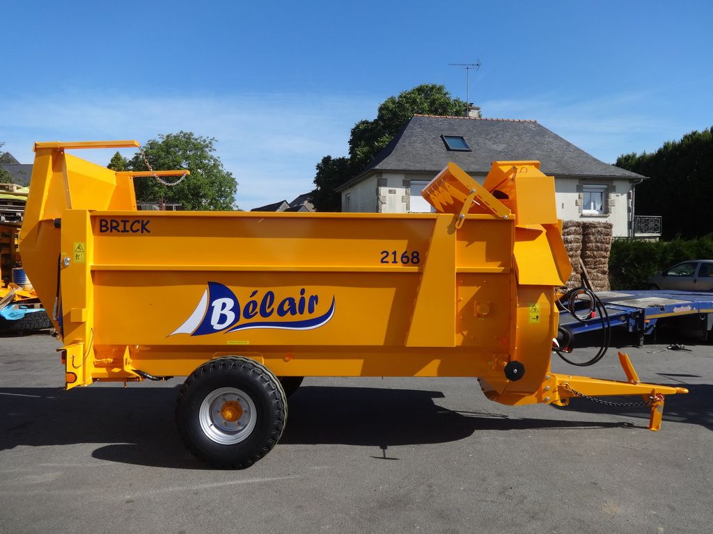 Brick 2008/3008 - Pailleuse agricole Bélair 3,8 / 6m3 avec démêleur et goulottes rotatives_1