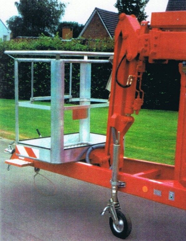 Nacelle tractable pour travaux en hauteur jusqu'à 20 m avec portée latérale de 12 m