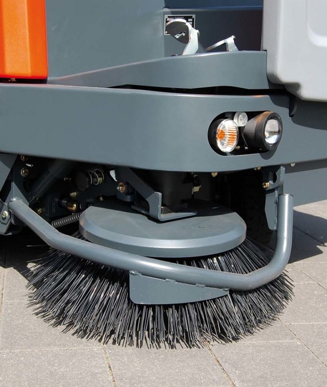 Balayeuse autoportée performante et puissante Sweepmaster 1200/1500 RH Hako - jusqu'à 16 200 m²/h de propreté_1