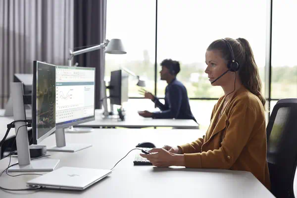 Micro-casque Poly EncorePro 530D discret numérique avec fonction Quick Disconnect TAA_1