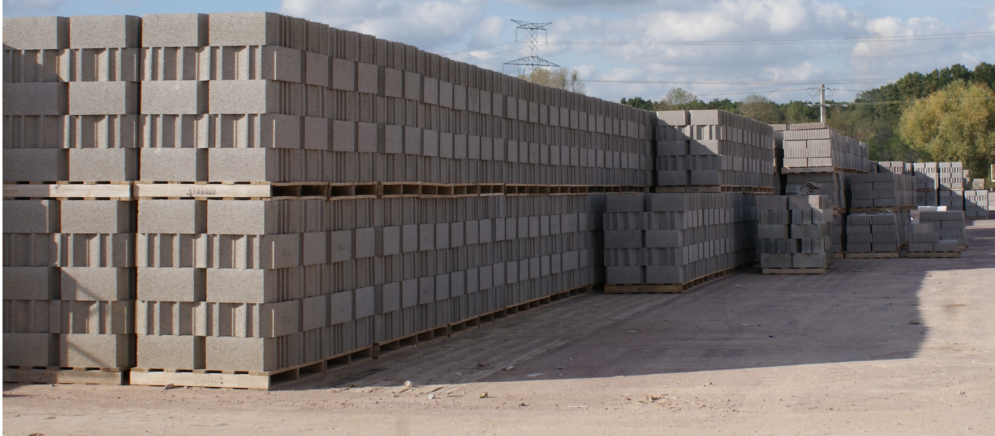 Blocs bétons fabriqués localement