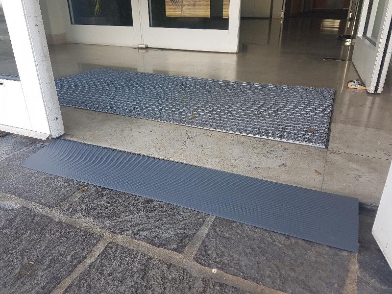 Mini rampes en caoutchouc MRC - adaptées aux petites différences de niveau - antidérapantes - marque Romus_1