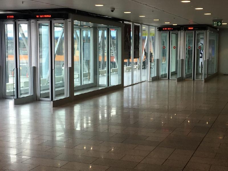 Corridor de sortie - Saima - Contrôle des flux passagers avec capteurs et éclairage LED_1
