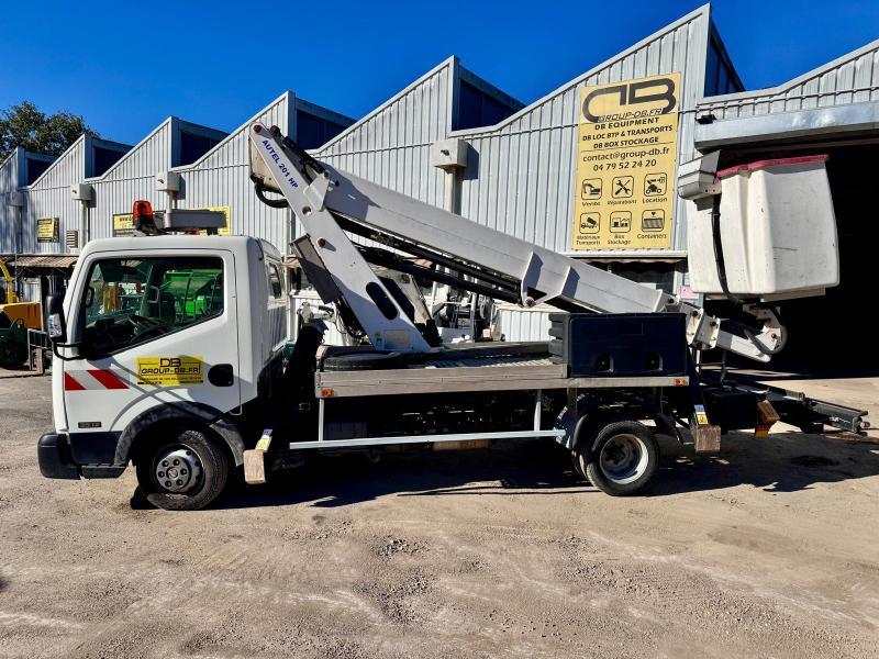 Nissan Cabstar 35.12 NT400_1