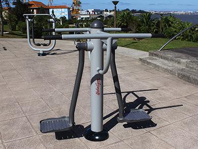 Urban Gym Balançoire Fitness - Acier peint - Renforce la musculature - Norme EN 16630 - Dimensions 1,22 x 0,85 x 1,31 m_1