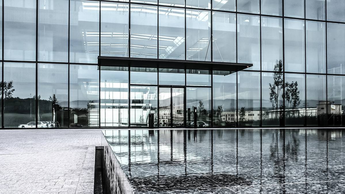 Porte coulissante en façade - Gilgen Door Systems - Transparente, flexible et anti-effraction_1