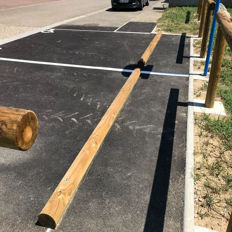 Butoir en bois rond pour parking_1