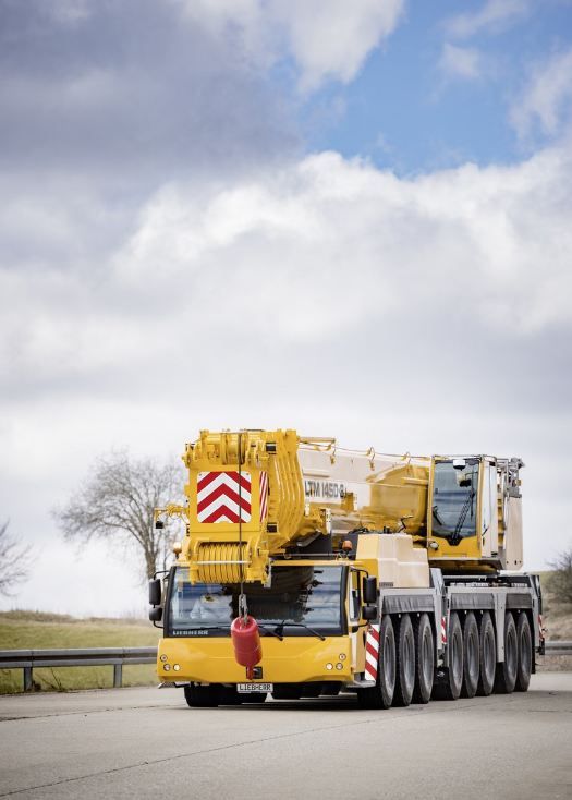 Grue mobile Liebherr LTM 1450-8.1 conçue pour une mobilité optimale