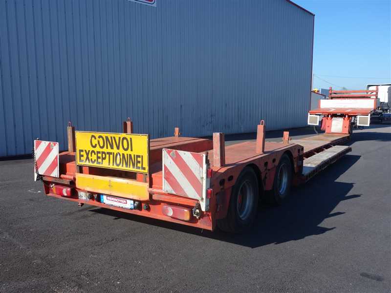 Remorque porte-engins Faymonville 2 essieux directionnels avec suspension pneumatique