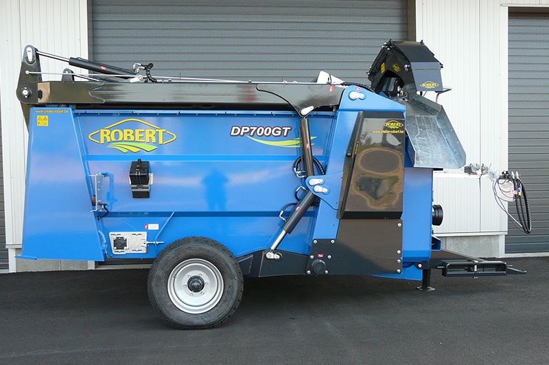 Pailleuse agricole traînée - Atelier Robert SA - 7 m3 - Paillage adaptable tous types d'ensilage, balles rondes et rectangulaires_1