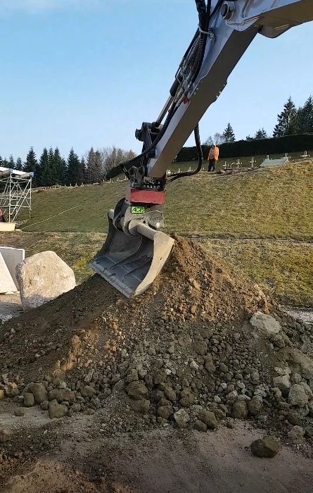 Coupleur mécanique ou hydraulique avec rotation à 360°