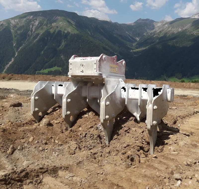Râteau à chaux - Équipement pour pelle - Pour sols courants - Poids 1'000 kg_1