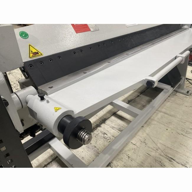 Plieuse à tablier ARROW - PMO, capacité acier 3mm, longueur 2020mm, angle max 135°_1