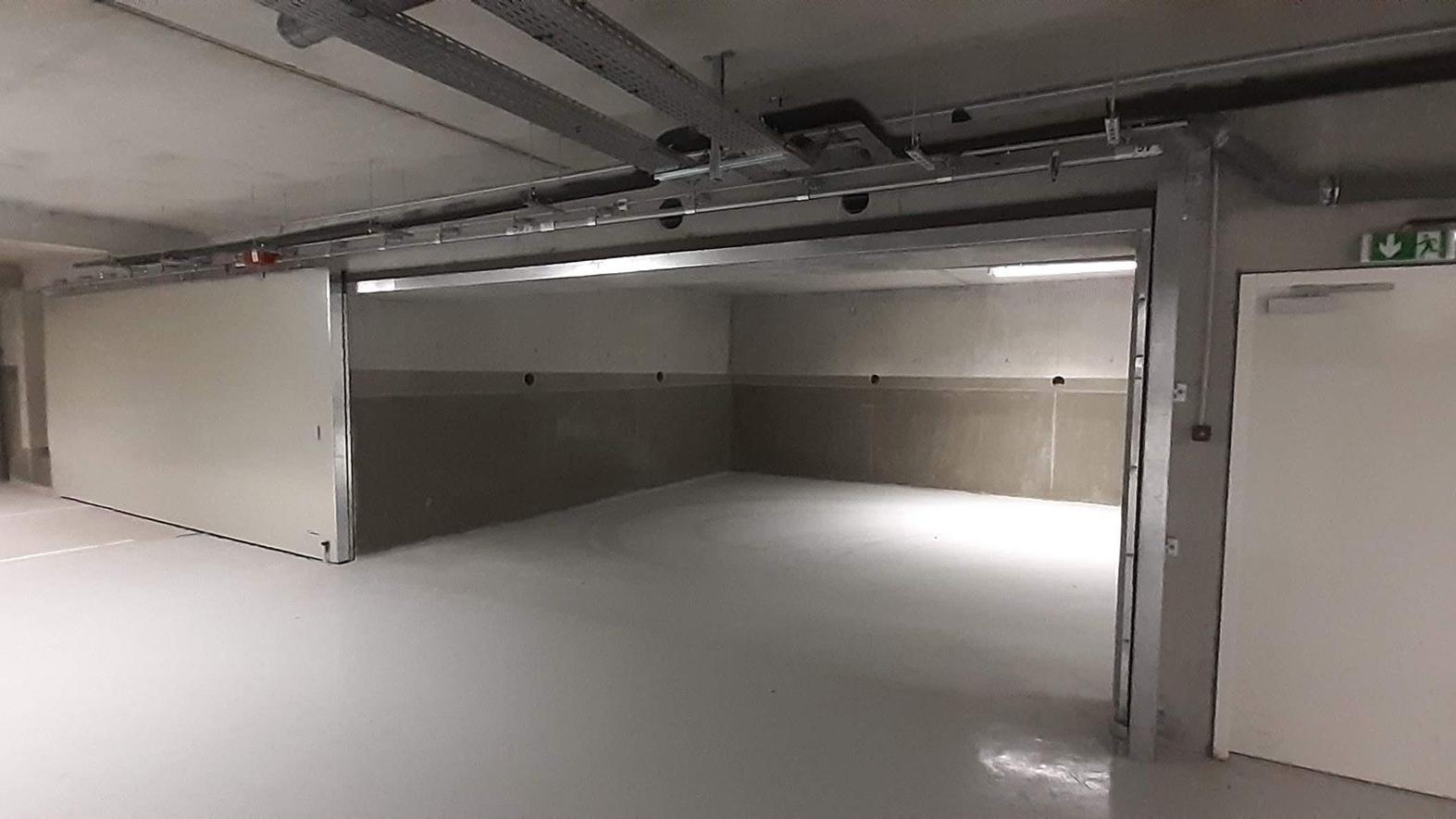 Porte coulissante coupe-feu FIREDOR - 1H (EI60) ou 2H (EI120) - Pour parking - Fonctionnement simple et manuel_1