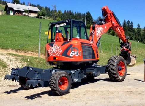R653 2WD - Pelle araignée innovante avec moteur Kubota 115 Hp et visibilité 360°_1