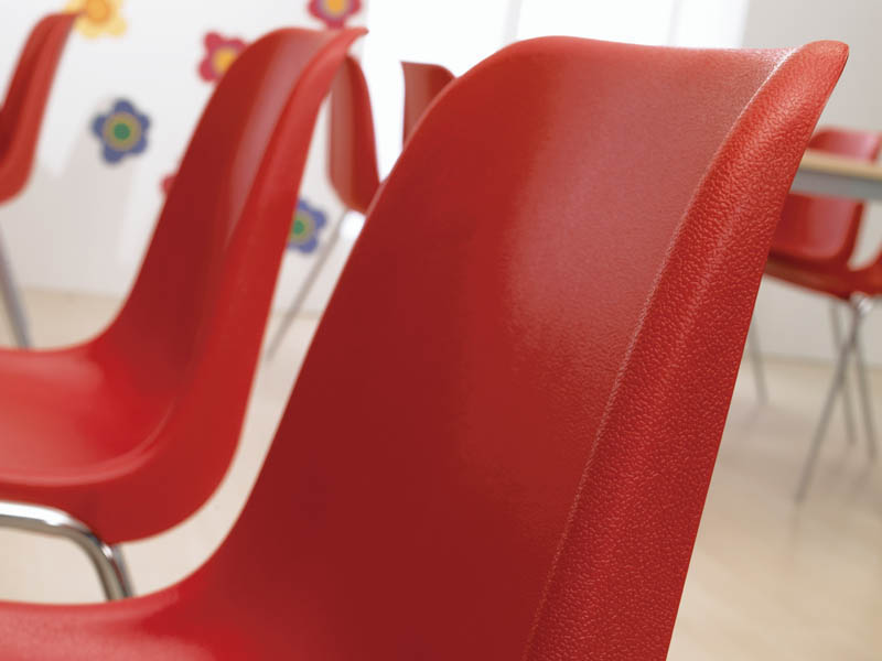 Chaise de collectivité Akar - plastique, structure en acier chromé, rouge ou bleu_1