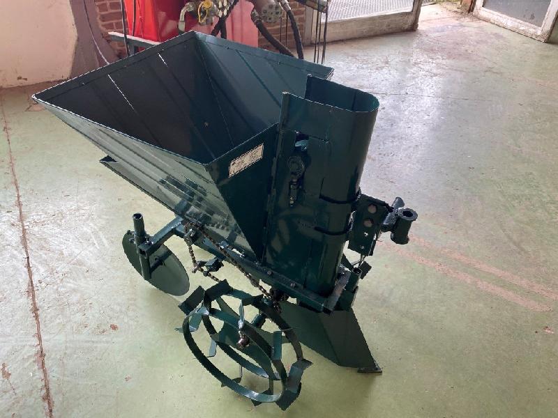 Planteuse de pommes de terre 1 rang pour motoculteur avec fertiliseur EM-KCM02M - NC - En occasion_1