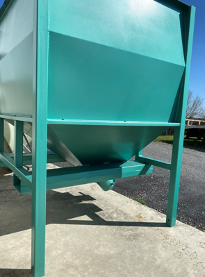 Conteneur cône droit palettisable avec reprise centrale - Capacité de 1800 L_1