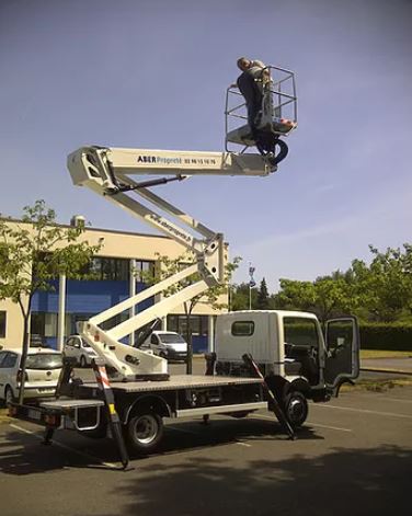 Camion nacelle Snake 2010 - 20 m - 10 m de déport - Nissan Cabstar 120 cv - Catégorie 3.5T_1