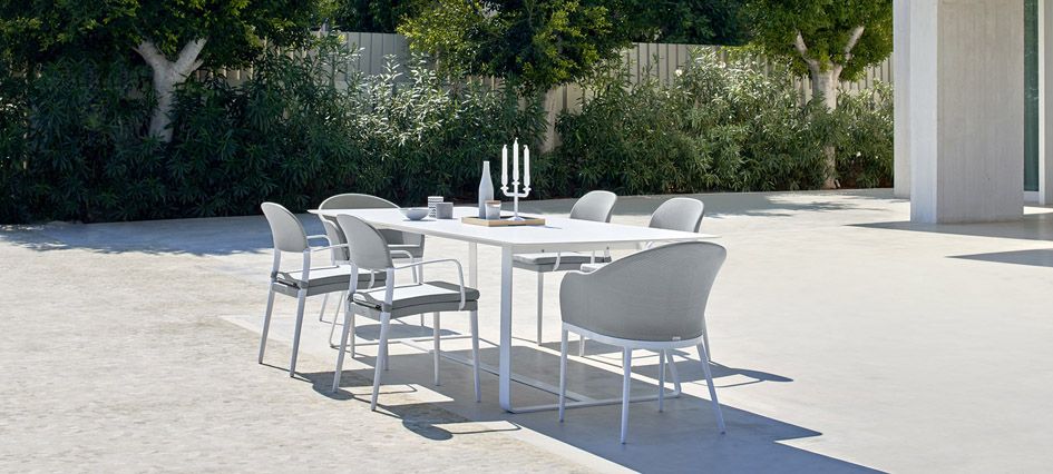 Chaise Thin - Collection INDOOR OUTDOOR - Structure aluminium laqué et tissu perforé_1