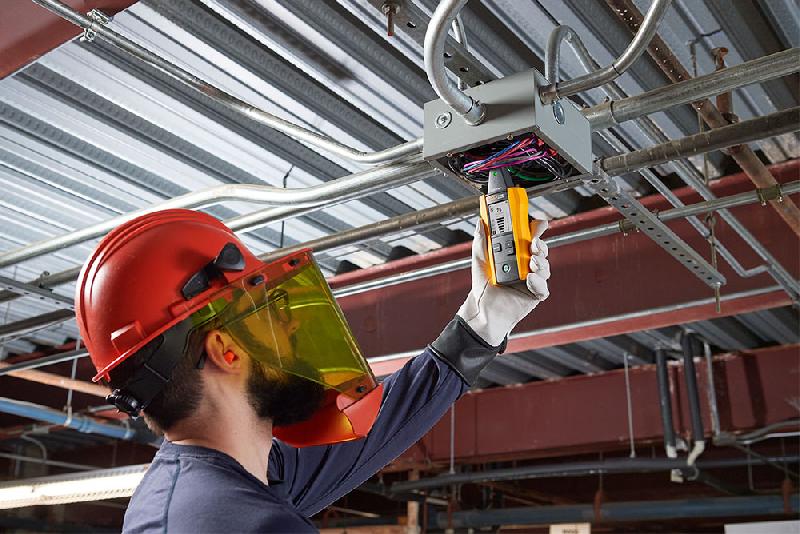 FLUKE-2052 | Localisateur de câbles électriques 600 V CAT IV - Détection avancée avec pince ampèremétrique i400 AC_1