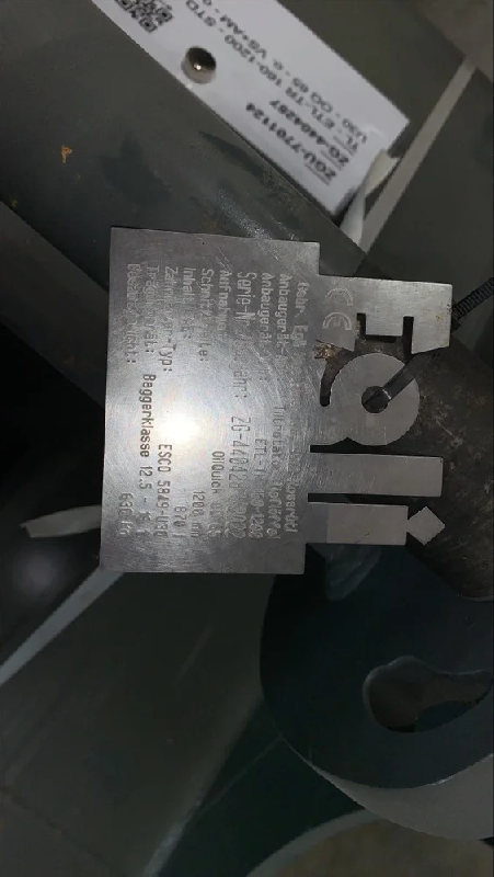 Godet de creuse tiltrotateur Egli ETL-TR 160-1200 avec attache rapide OilQuick OQ 65_1