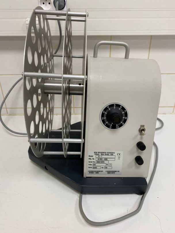 Rotateur à rouleau d'occasion pour culture tissulaire TC-7 New Brunswick Scientific - Référence P2212-2052_1