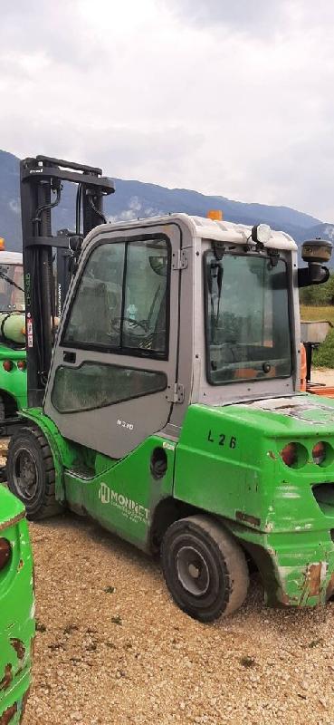 Chariot élévateur diesel CESAB M330D 2473 - disponible en occasion et en location de courte à longue durée_1