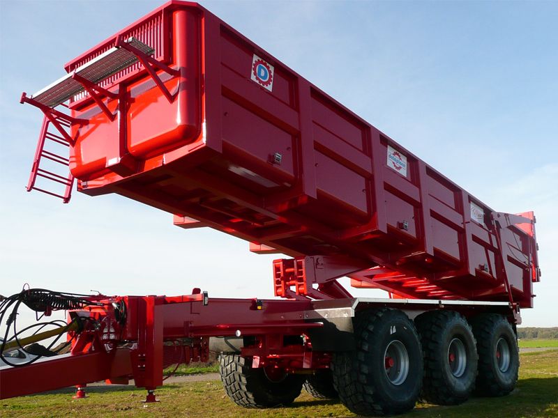 Remorque agricole B240TC équipée d'une béquille hydraulique