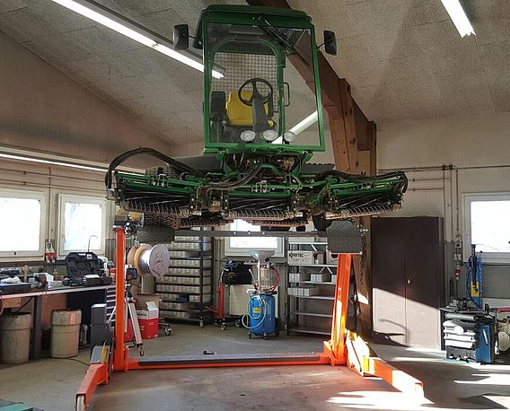 Pont élévateur mobile FA-TORO - 2,75 t / 2,3 m - électro-hydraulique, rampes d'accès et bras télescopiques_1