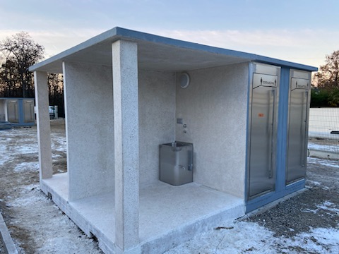Cabine d'aires d'accueil des gens du voyage  - sur mesure et disponible en version PMR_1