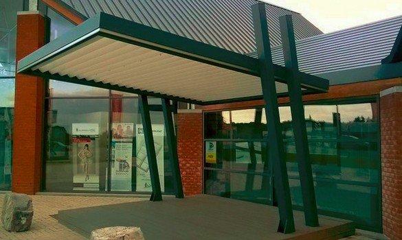 Cirrus - Pergola bioclimatique aluminium avec gestion climatique et capteur de luminosité_1