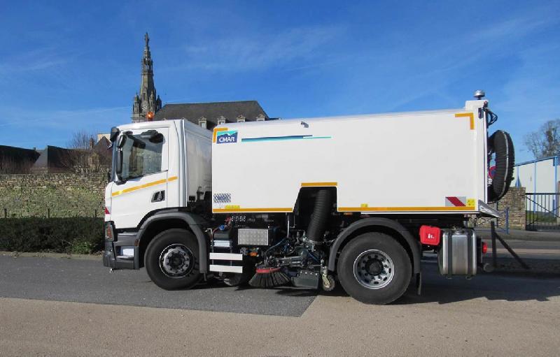 Balayeuse municipale professionnelle avec cuve inox de 6 m³