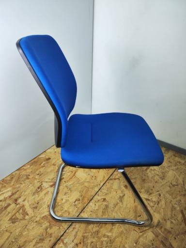 Chaise visiteur Luge Early Bird Sedus d'occasion - moderne, confortable, base en acier chromé, dossier en tissu_1