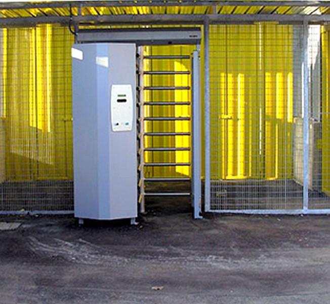 Tourniquet TR 128 - pleine hauteur - Saima - robuste en acier galvanisé et inox, adapté aux stades et palais des sports_1