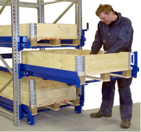 Tiroirs à palette fixés sur échelle - Optimisation de stockage et accès direct aux produits_1