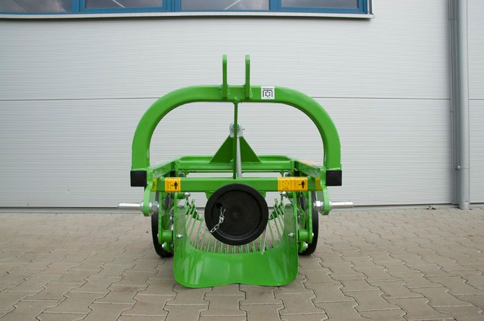 Arracheuse vibrante à rejet en arrière - Bomet Sp. Z o.O. Sp.K - pour tracteurs 10 CH minimum_1