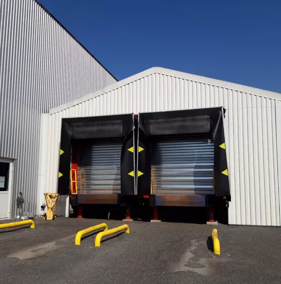 Zone d'expédition couverte et modulable - Neivalu_1