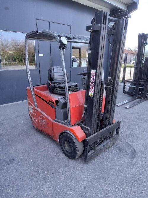 Chariot élévateur électrique BT C3E150R 3252 disponible en occasion et en location de courte à longue durée_1