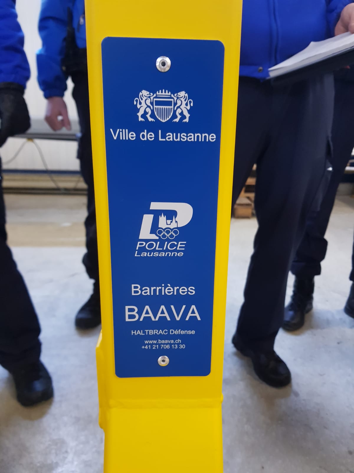 Barrière de sécurité BAAVA 156 VL avec record de distance d'arrêt à 5,5 mètres