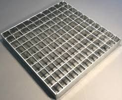 Caillebotis en inox ou acier - standard ou sur mesure - Assemblage de plats porteurs et entretoises / MALINGUE_0