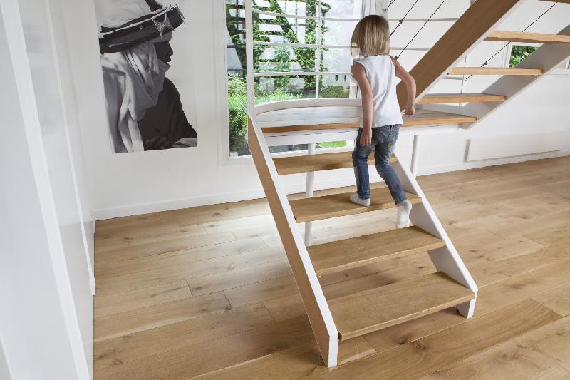 Vitrificateur gel escalier V33 - Incolore satiné - 0.75 l - Anti-glisse - Facile à appliquer_1