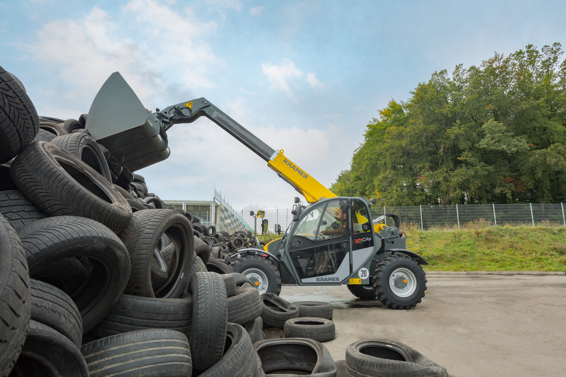 Chariot télescopique compact Kramer 2706 - 2,7 t de charge utile et 6 m de hauteur de levage_1