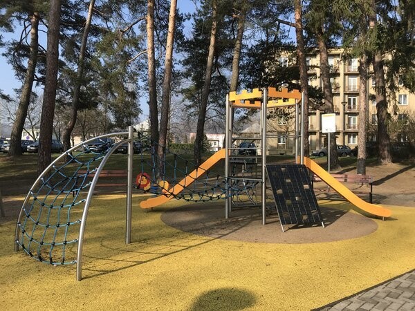 Château multi tours pour aire de jeux conforme EN1176 - Référence BT11160 - avec mur d'escalade et glissières en acier inoxydable_1