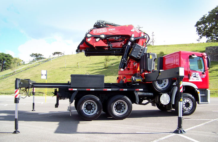 Grue auxiliaire Fassi F800RA HE-Dynamic - capacité de levage jusqu'à 72,17 tm - bras hydraulique jusqu'à 30,45 m avec jib_1