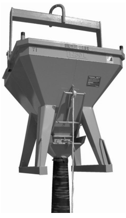 Benne a beton - benne a tuyau avec cône anti-souillure et disposi- tif d'etancheite_1