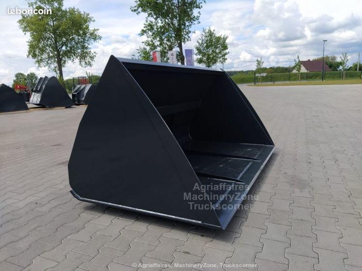 Godet céréales 2500 litres, adaptable sur JCB_1