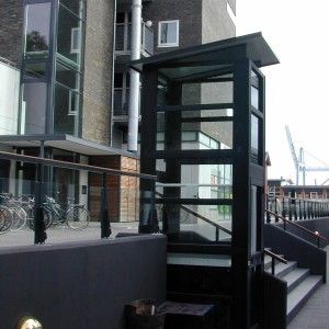 Plateforme élévatrice NOSTRA - Accessibilité intérieure et extérieure avec design contemporain_0